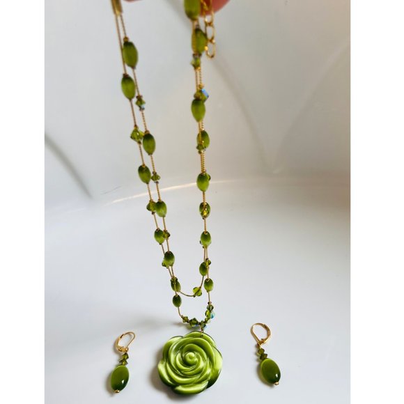 2-Strand Beautiful Glass Flower Necklace w: Matching Earrings - Picture 3 of 6